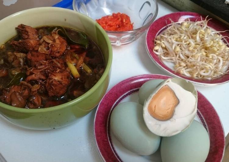 Bagaimana mengolah Rawon Ayam, Enak Banget