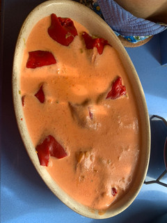 Una foto de Pimientos rellenos de bacalao y gambas 🦐