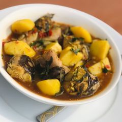 A picture of Catfish pepper soup with potatoes.