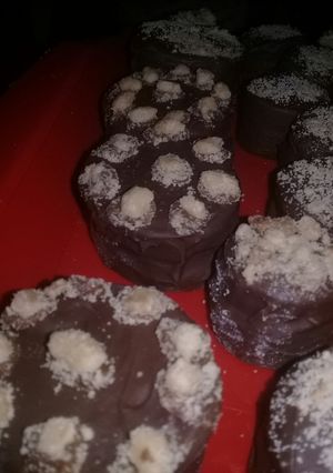 Una foto de Alfajores súper fáciles y ricos