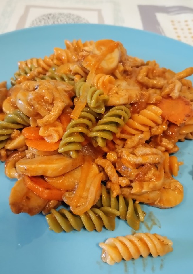 Una foto de Pasta boloñesa con champiñones