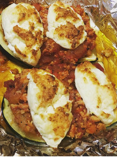Una foto de Calabacines rellenos de pavo o pollo