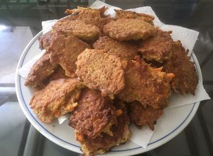 Una foto de Fritos de zanahoria diferentes