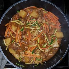 A picture of LeVié Shortrib Curry.