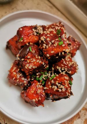 Una foto de Dubu-gangjeong a mi manera (Tofu dulce y crocante)