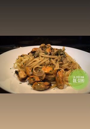 Una foto de Linguine Con Mejillones en Mantequilla & Ajo