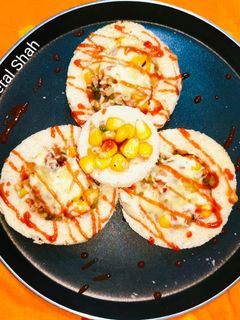 ब्रेड पिज़्ज़ा कोईन (bread pizza coin recipe in Hindi) रेसिपी मुख्य फोटो