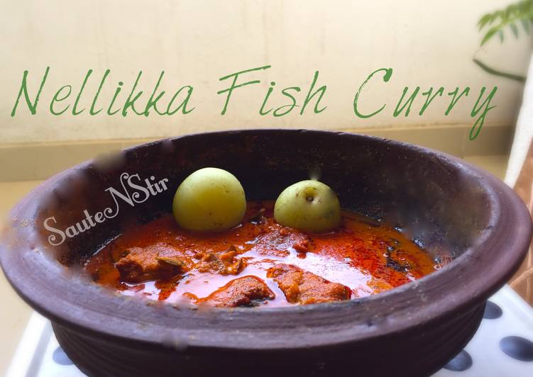 Nellikka Meen Curry (Gooseberry Fish Curry)