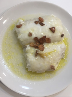Una foto de Merluza al horno estilo Orió