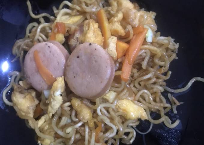 Mie Goreng Sosis Dikecapin Aja - Bekal Anak Sekolah