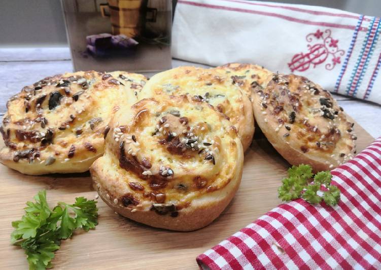 Gluténmentes sajtos, magos csiga recept foto