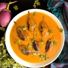 A picture of Baingan Ki Kadhi (Eggplant in Yogurt Sauce).