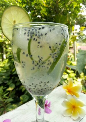 Foto resep Es sweetbasil with lime n banyuklopo
