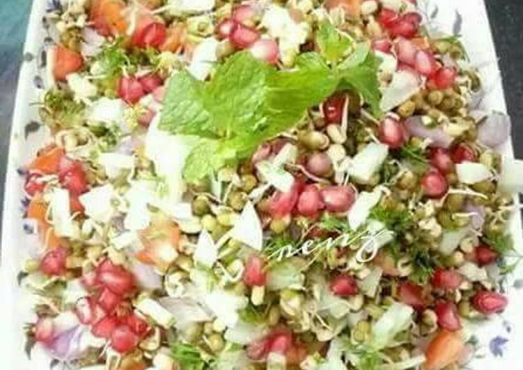 Step-by-Step Guide to Make Homemade Moong Sprouts Salad