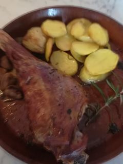 Una foto de Pierna de cordero asada
