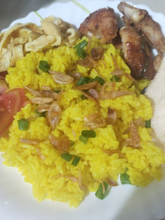 Foto resep Nasi kuning rice cooker