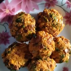 A picture of Masala Vada.
