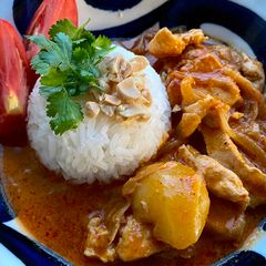 A picture of Thai Massaman Curry.