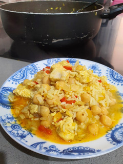 Una foto de Arroz burgués con pollo
