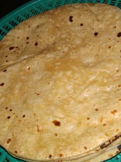 ફૂલકા રોટલી (Fulka Rotli Recipe In Gujarati) રેસીપી મુખ્ય ફોટો