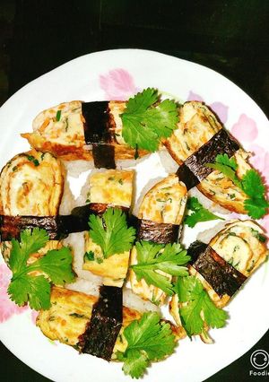 Hình của món Sushi trứng cuộn.