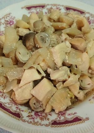 รูปของ เห็ดฟางผัดอกไก่