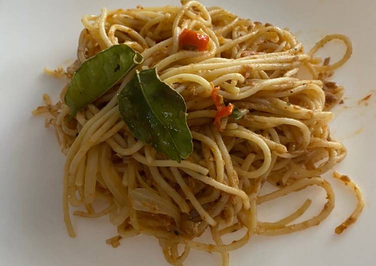 Spaghetti spicy tuna
