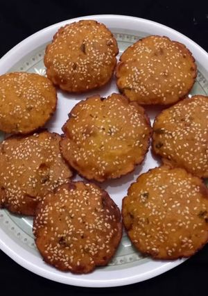 બાજરીના વડા (Bajri Vada Recipe In Gujarati) રેસીપી મુખ્ય ફોટો