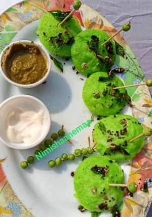 मटर इडली (matar idli recipe in Hindi) रेसिपी मुख्य फोटो