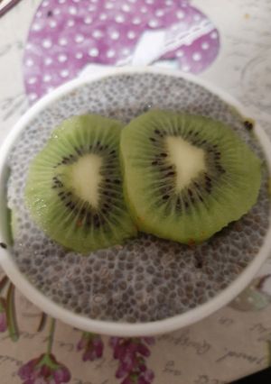 Kiwis chia puding recept fotója