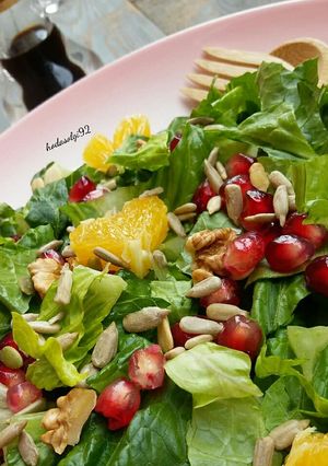 عکسی از دستور سالا انار و اسفناج
