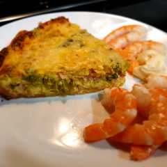 Una foto de Quiche de verduras, atún y jamón