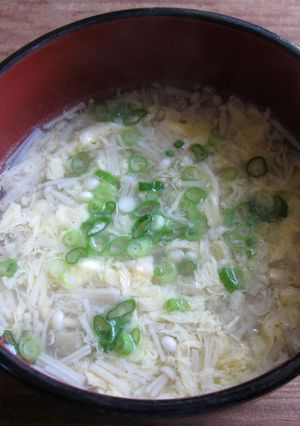 A picture of Egg & Enoki Soup.