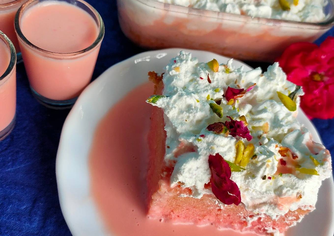 Rose flavoured TrÃ©s lechÃ©s cake (eggless)