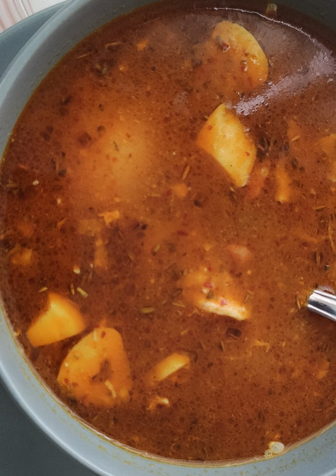 Una foto de Sopa de ajo con chorizo