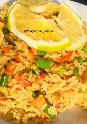 A picture of Chinese fried rice.
