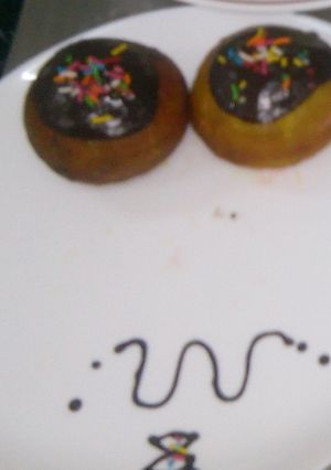 A picture of Berlin doughnuts with apricot jam filling.
