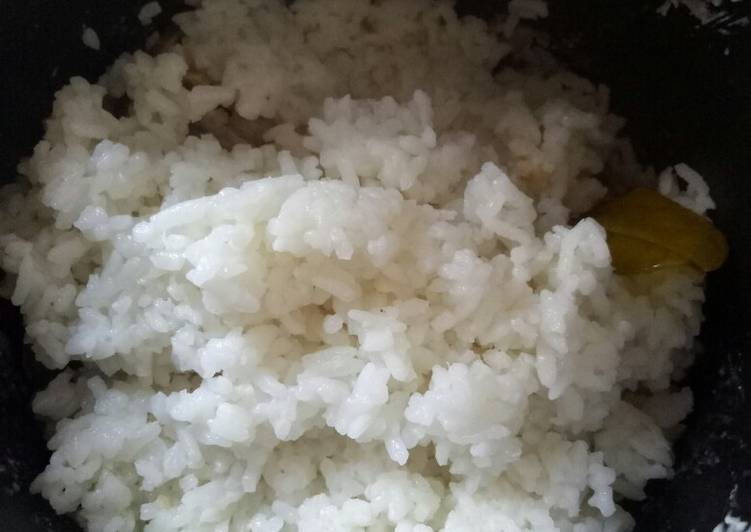 Cara Gampang Menyiapkan Nasi uduk rice cooker simple &amp; enak banget Anti Gagal