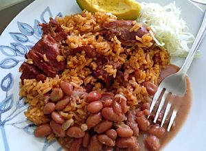 Foto principal de Locrio de pollo y chuletas de cerdo
