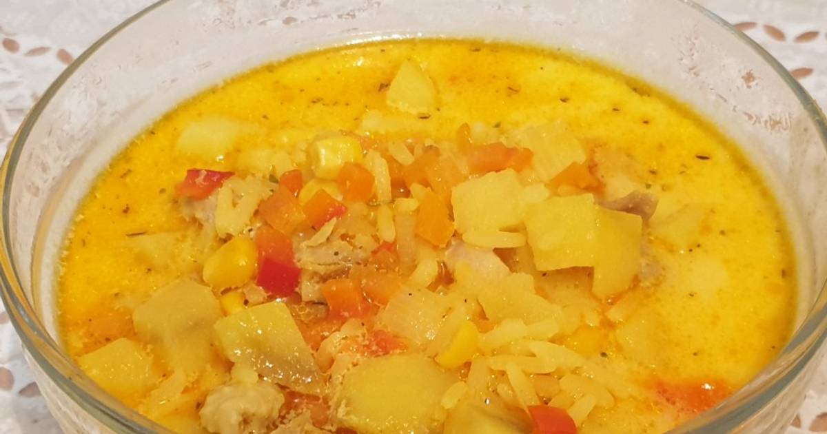 Суп с цветной капустой и курицей и кукурузой