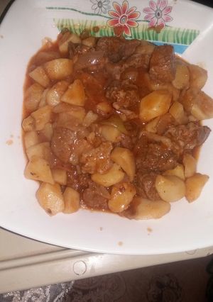 صورة لوصفة لحمة بالبطاطس والجزر