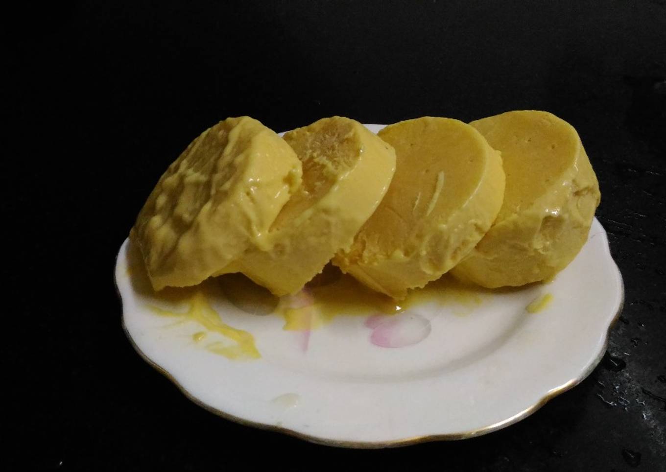 Mango kulfi