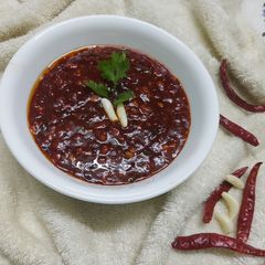 A picture of Schezwan Chutney.