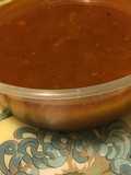 Bouillon maison aux tomates du jardin oignons et épices cajun