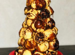 Una foto de Croquembouche