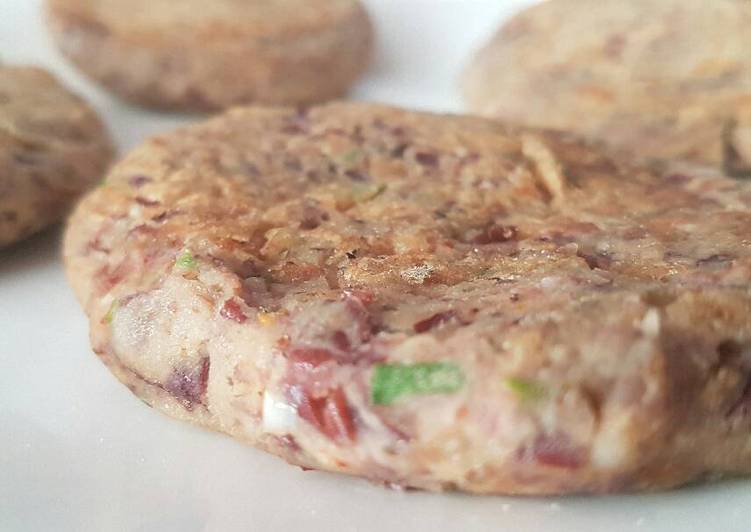 Hamburguesa vegana de alubias rojas y berenjena