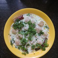 A picture of Soya chunks dahi vada.