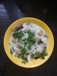 A picture of Soya chunks dahi vada.