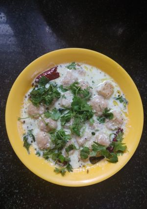 A picture of Soya chunks dahi vada.