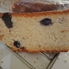 A picture of Blueberry cake.